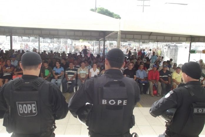 Bope é acionado para conter manifestação de eleitores no Fórum