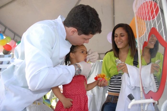 Governo entrega mobiliário odontológico a municípios atingidos pela enchente