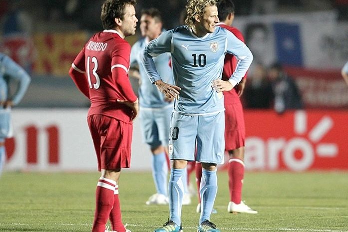 Uruguai e Peru empataram e Forlán pouco fez no jogo.