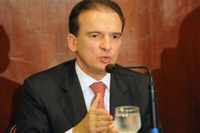 Presidente nacional da OAB, Ophir Cavalcante, diz
que má qualidade de cursos motiva reprovação
(Foto: Wilson Dias/ABr)