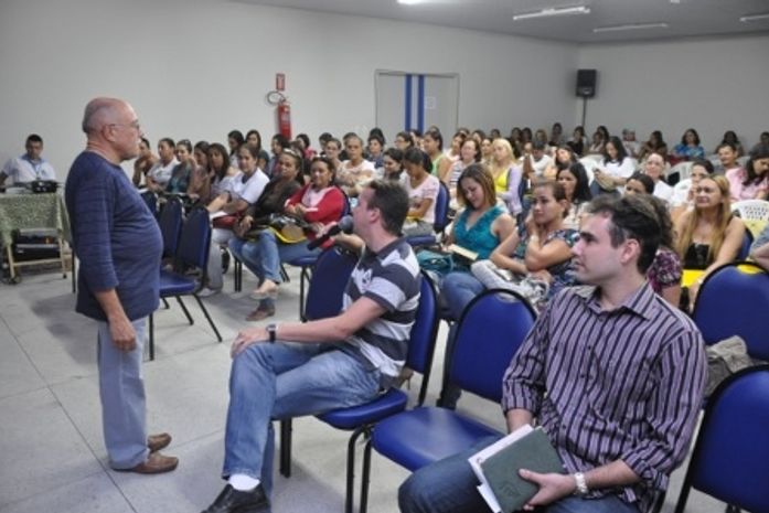 Programa de DST/AIDS realiza segundo dia de palestras