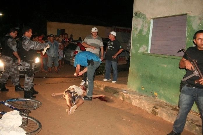 Jovem é assassinado com um tiro no pescoço em Penedo