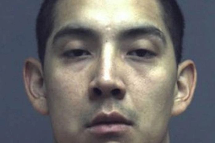 Rapaz é preso após invadir sex shop para fazer sexo com boneca inflável