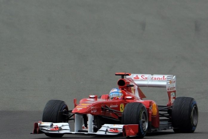 Alonso segura rivais e vence o GP da Alemanha; brasileiros ficam fora dos pontos