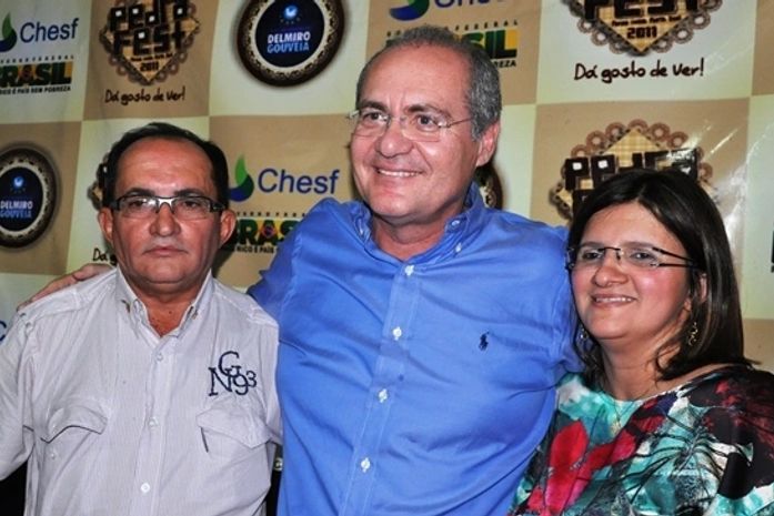 Prefeito Lula Cabeleira, senador Renan e a vice Ziane Costa, no Pedra Fest