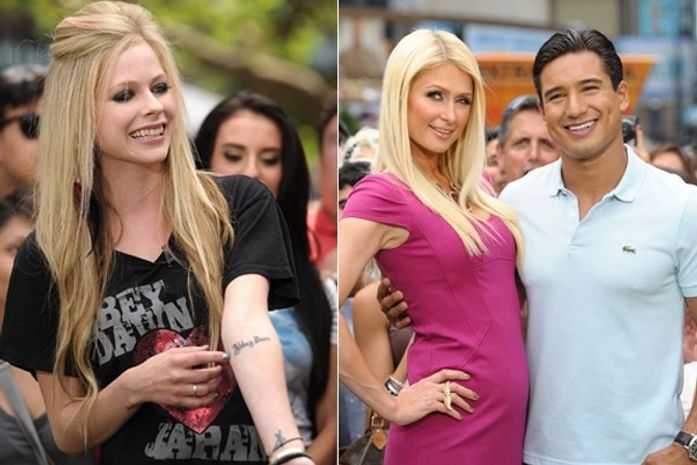 Avril Lavigne tatua nome de sua marca de roupas no antebraço