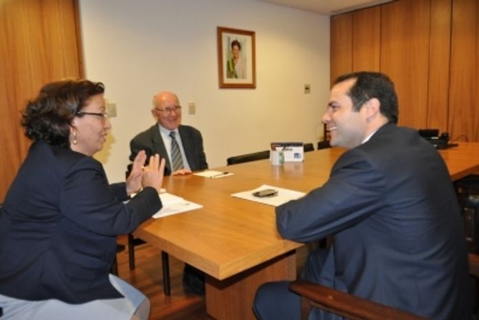 Ministra Idelli e Renan