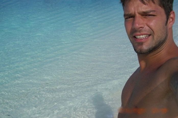 Simplicidade! Ricky Martin exige leite, suco e bolachas para show no Rio
