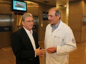 Governador Teotonio Vilela e o médico 