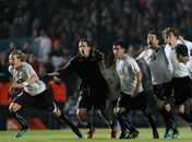 Uruguai vence e elimina dona da casa Argentina da Copa América