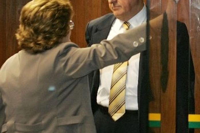 Dilma envia Jobim para convencer Collor sobre projeto de sigilo eterno