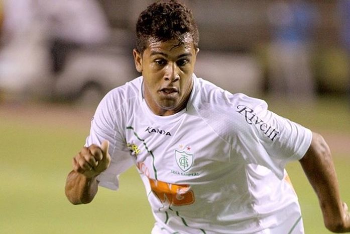 CRB anuncia contratação de lateral esquerdo ex-América-MG