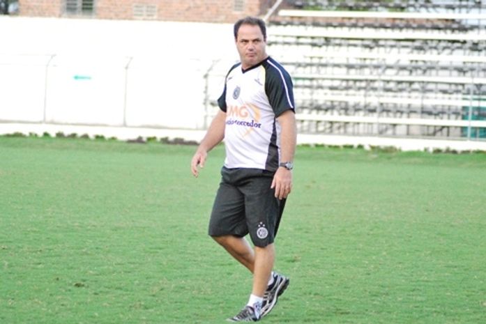 Em três anos no ASA, Vica tem 57% de aproveitamento