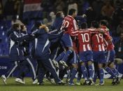 Trave salva, Paraguai vence nos pênaltis e vai à final com 5 empates