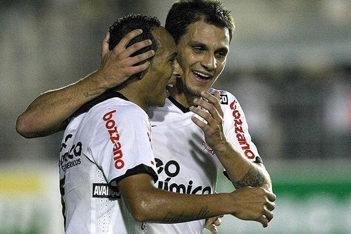 Timão bate o Bota, faz nova vítima e dispara na liderança