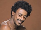 Inspirado por churrascos, Seu Jorge lança disco 'para ouvir lavando carro'