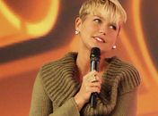 Xuxa consegue proibir filme onde faz sexo com garoto de 12 anos