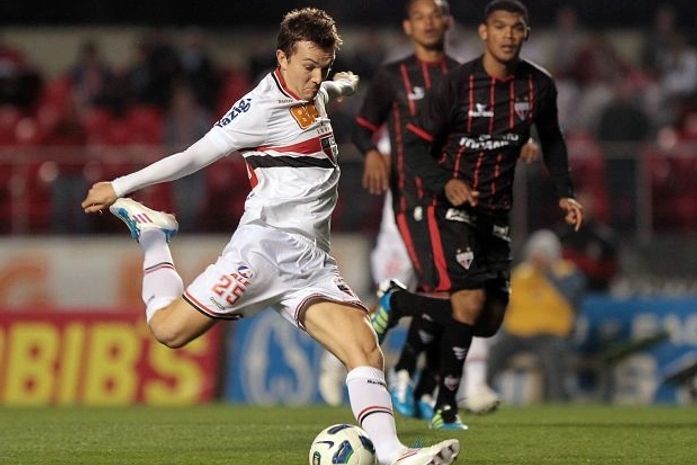 Na estréia de Adilson Batista, São Paulo tropeça no Atlético-GO