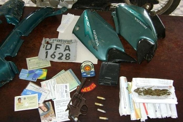 PM recupera moto roubada e apreende moto adulterada, arma e droga