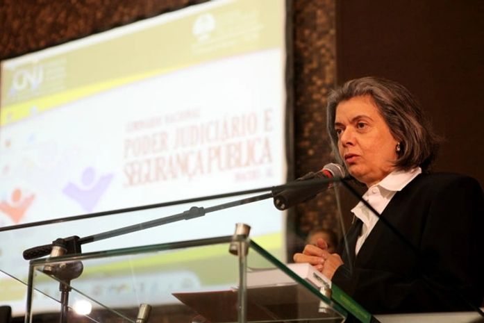 Ministra Carmem Lúcia