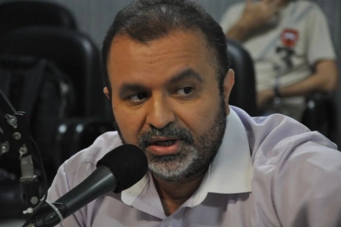 Para Jeferson, falta confiança em Rogério Teófilo