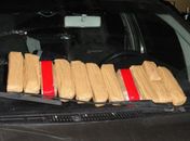PF e PRF apreendem 6 kg de pasta base de cocaína em mala de carro na BR 101