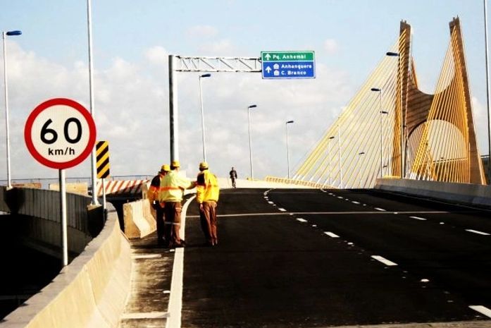 Com meses de atraso, ponte do Tietê é inaugurada em São Paulo