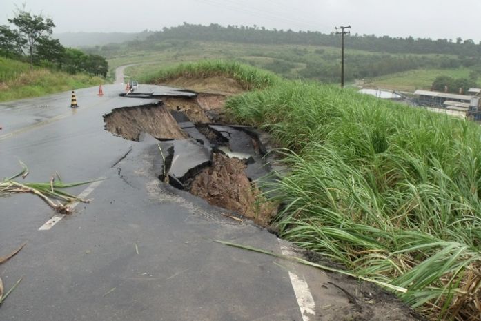 Al 220 cratera aberta perto da Porto Rico
