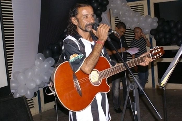 Ari de Queiroz