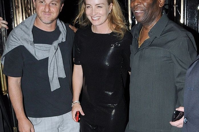 Luciano Huck e Angélica jantam com Pelé em Londres