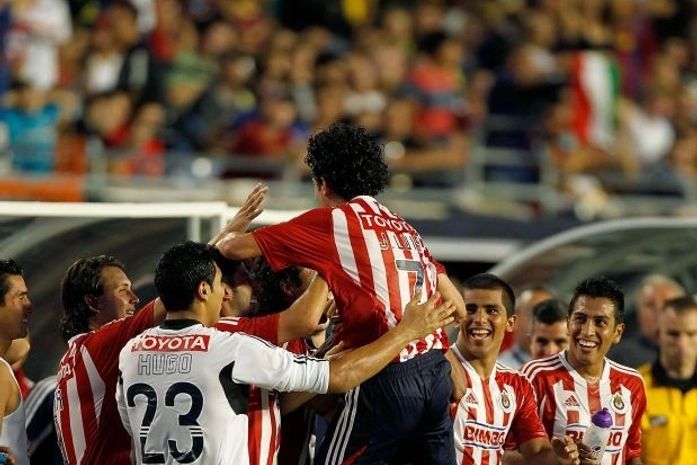 Jogador do Chivas e carrasco do Barcelona diz que teve noite de sonhos