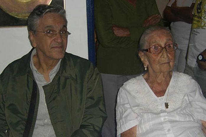 Dona Canô, mãe de Caetano Veloso, é internada em Salvador