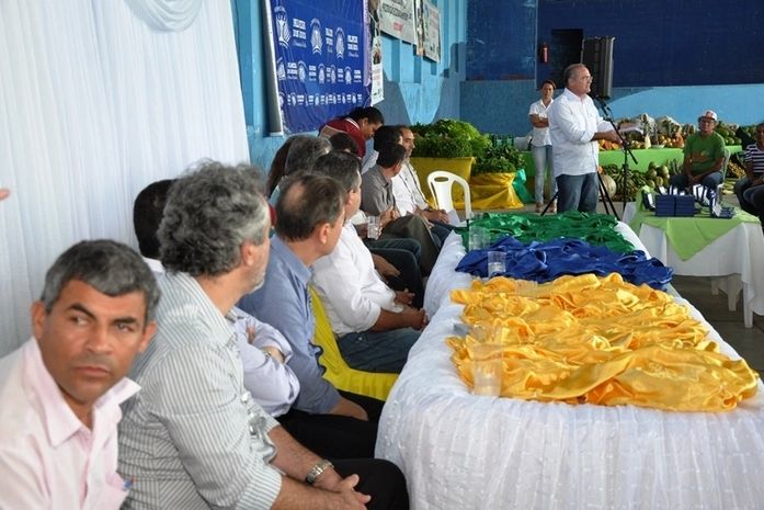 Senador Renan reafirma seus compromissos com agricultores e o município de Palmeira