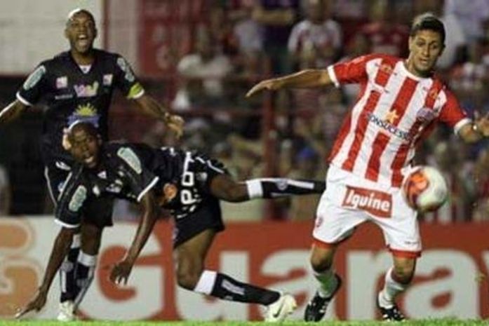 Em jogo nervoso, ASA perde para o Náutico e segue sem vencer fora