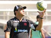 Discreto, Ricardo Gomes leva Vasco a período de calmaria