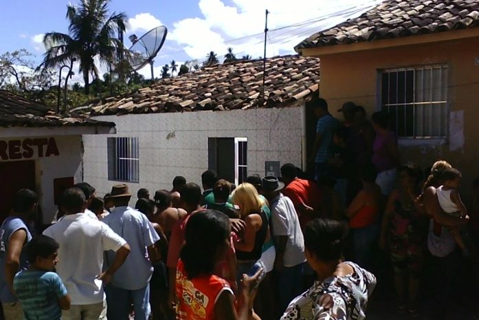 Marquise desabou e atingiu idosa