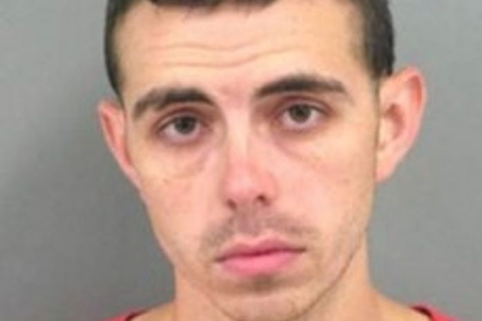 Rapaz se algema em colega de trabalho que deu um fora nele