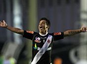 Vasco repete vitória da sulamericana no brasileiro, bate o Palmeiras e encosta no G4