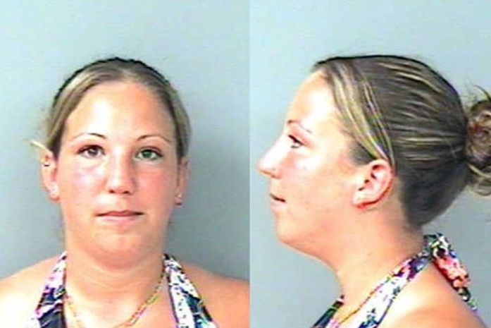 Americana é presa por agredir garota que teria olhado para seu namorado