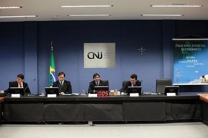 TJ's e Associação de Magistrados se revoltam com "divulgação de salários"