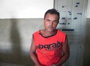 Marido mata a esposa a golpes de faca na frente dos filhos