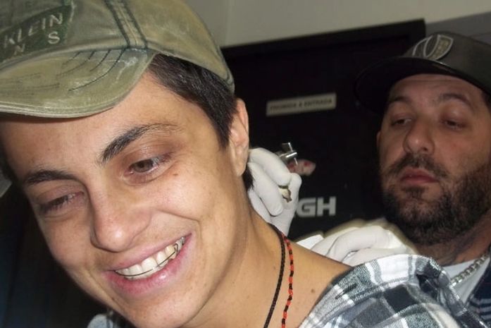 Thammy Gretchen faz tatuagem para nova namorada: 'É o amor da minha vida'