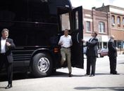 Obama estreia ônibus presidencial "Bus Force One"