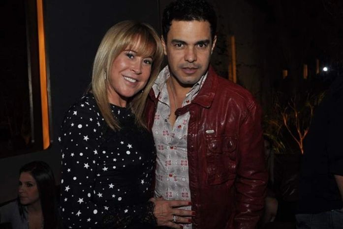 Jornal: Zezé Di Camargo sobre neto: 'Já o vi em posição de cantar'