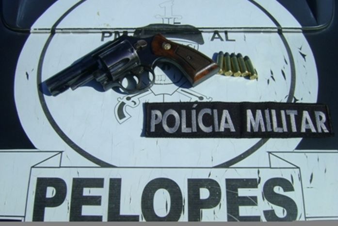 Polícia prende acusado de efetuar disparos em via pública durante festa