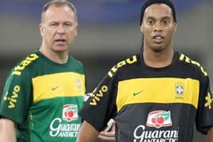 Mano quer Ronaldinho Gaúcho na Seleção Brasileira até a Copa de 2014
