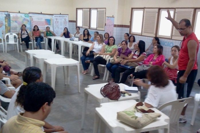 Funcionários da escola Rolsavo Lôbo.