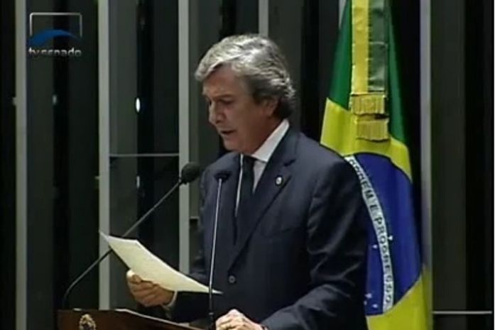 Ao defender sigilo, Collor diz que país precisa de salvaguardas