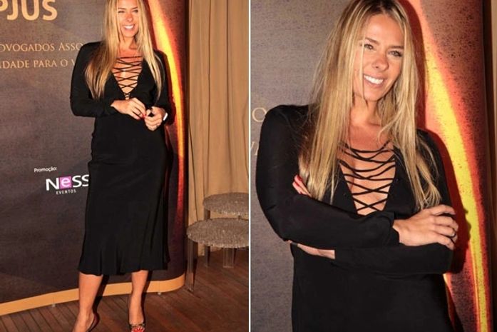 Adriane Galisteu arrasa no decote em evento. Ela pode!