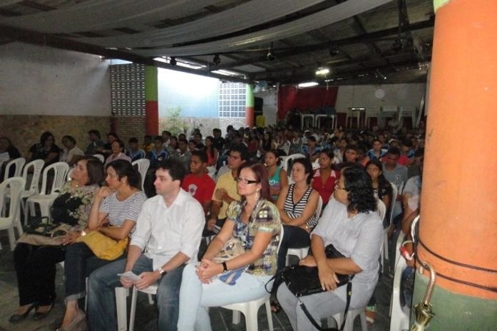 Secretária de Educação e Prefeito inauguram cursinho pré-vestibular